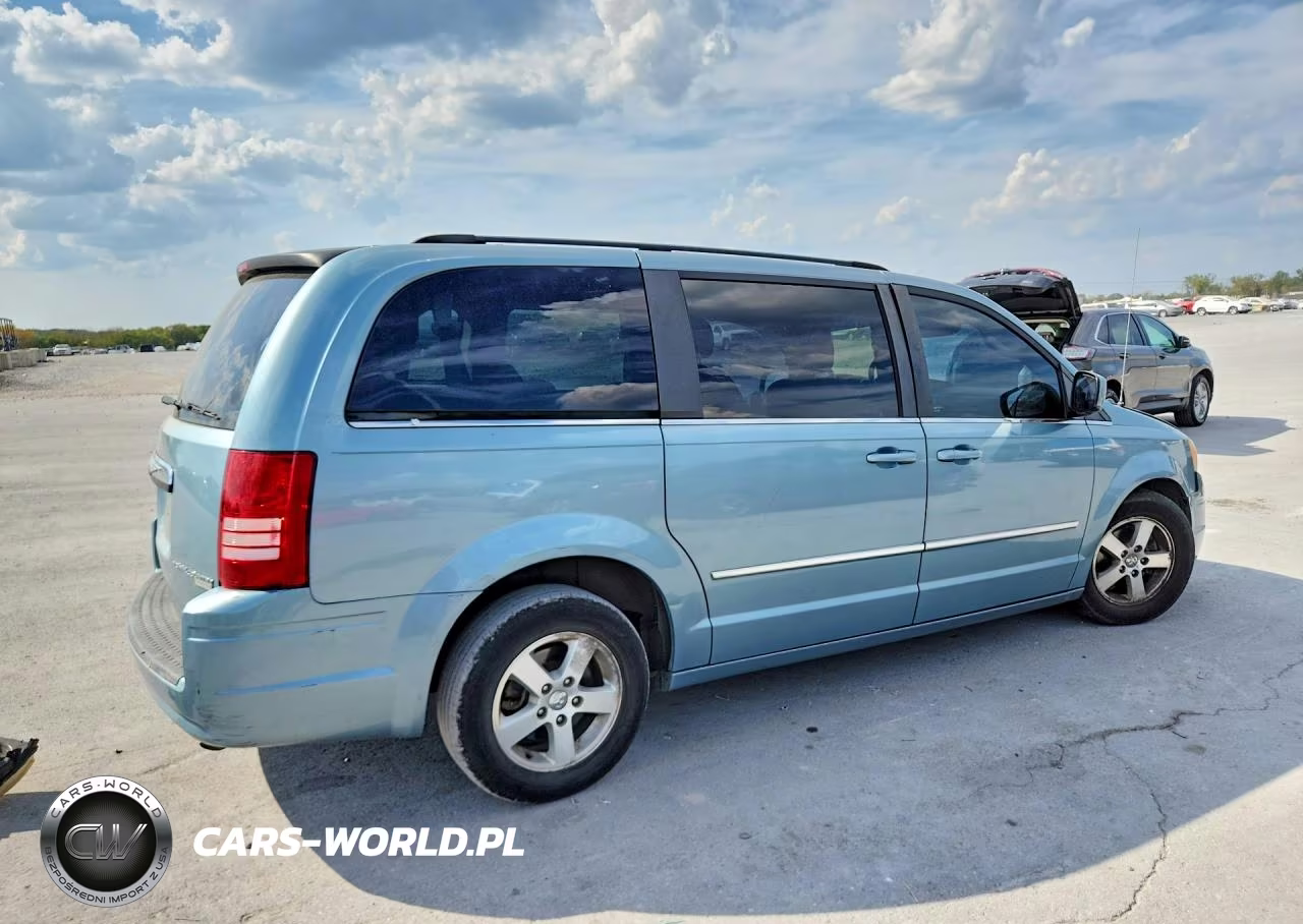 2010 Chrysler Town & Country Touring VIN:2A4RR5D11AR309166 - 3