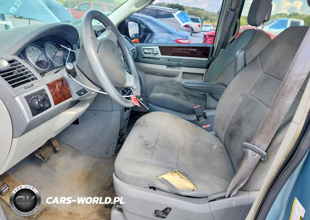 2010 Chrysler Town & Country Touring VIN:2A4RR5D11AR309166 - 7