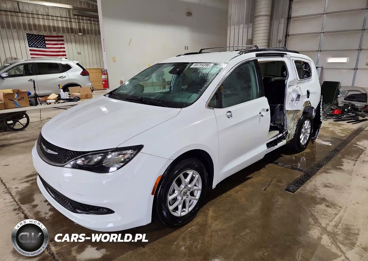 2021 Chrysler Voyager Lxi