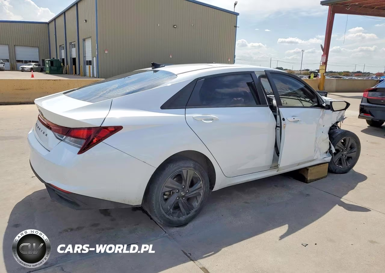 2022 Hyundai Elantra Sel VIN:5NPLS4AGXNH064731 - 3