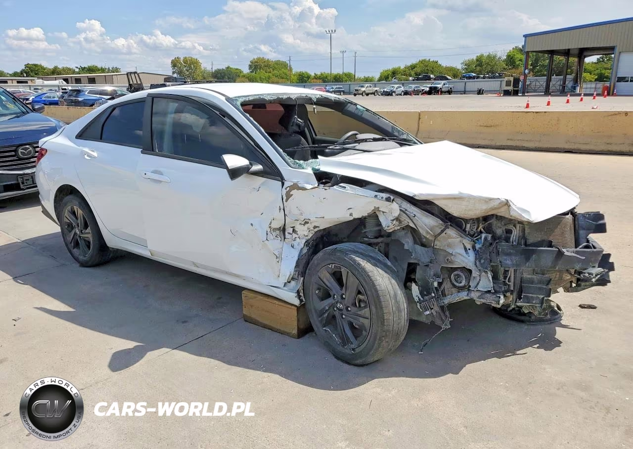 2022 Hyundai Elantra Sel VIN:5NPLS4AGXNH064731 - 4