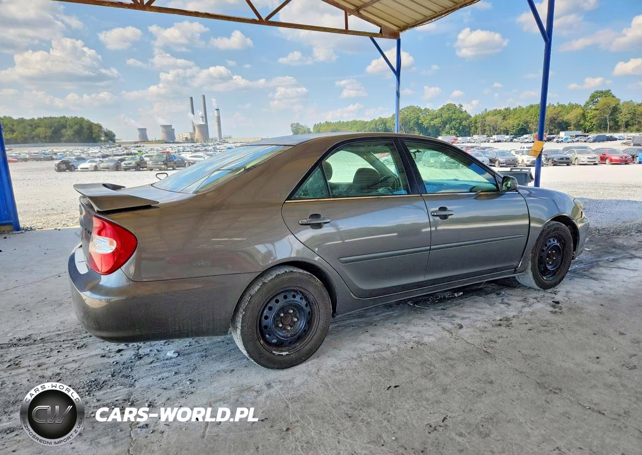 2002 Toyota Camry Se VIN:4T1BE32K22U616722 - 3