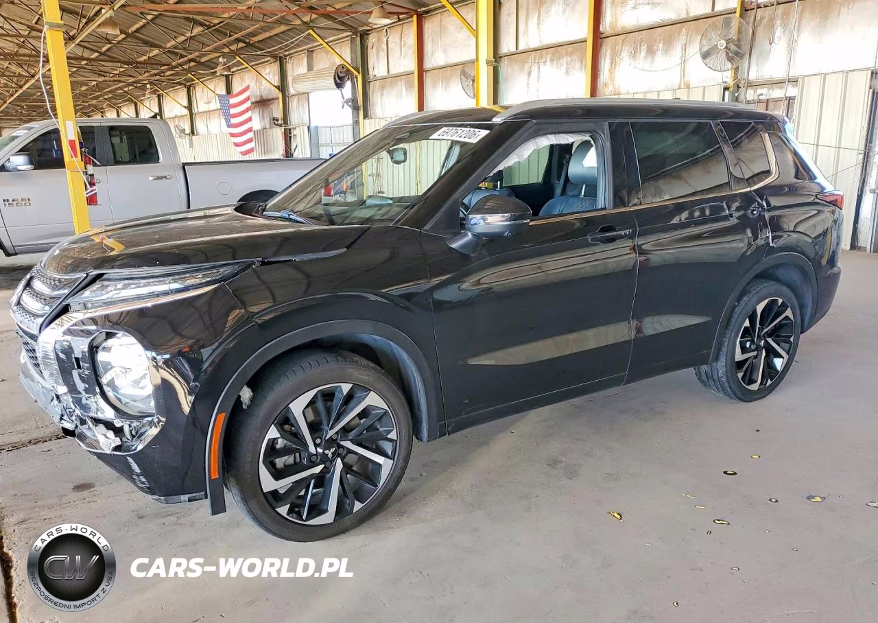 2022 Mitsubishi Outlander Sel