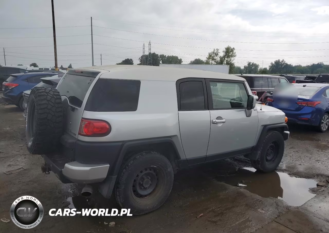 2007 Toyota Fj Cruiser Base VIN:JTEBU11FX70052201 - 3