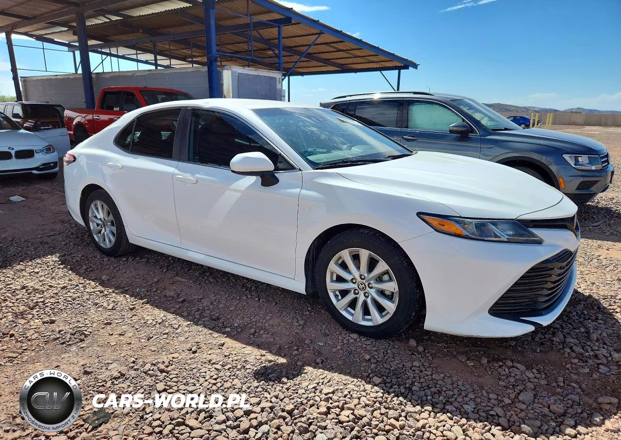 2020 Toyota Camry Le VIN:4T1C11AK1LU505022 - 4
