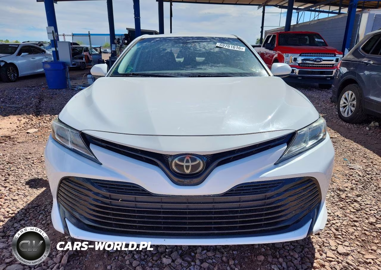 2020 Toyota Camry Le VIN:4T1C11AK1LU505022 - 5