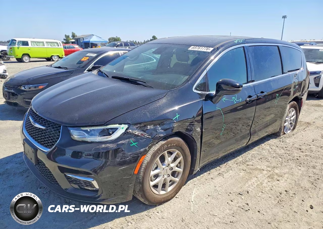 2025 Chrysler Pacifica Select