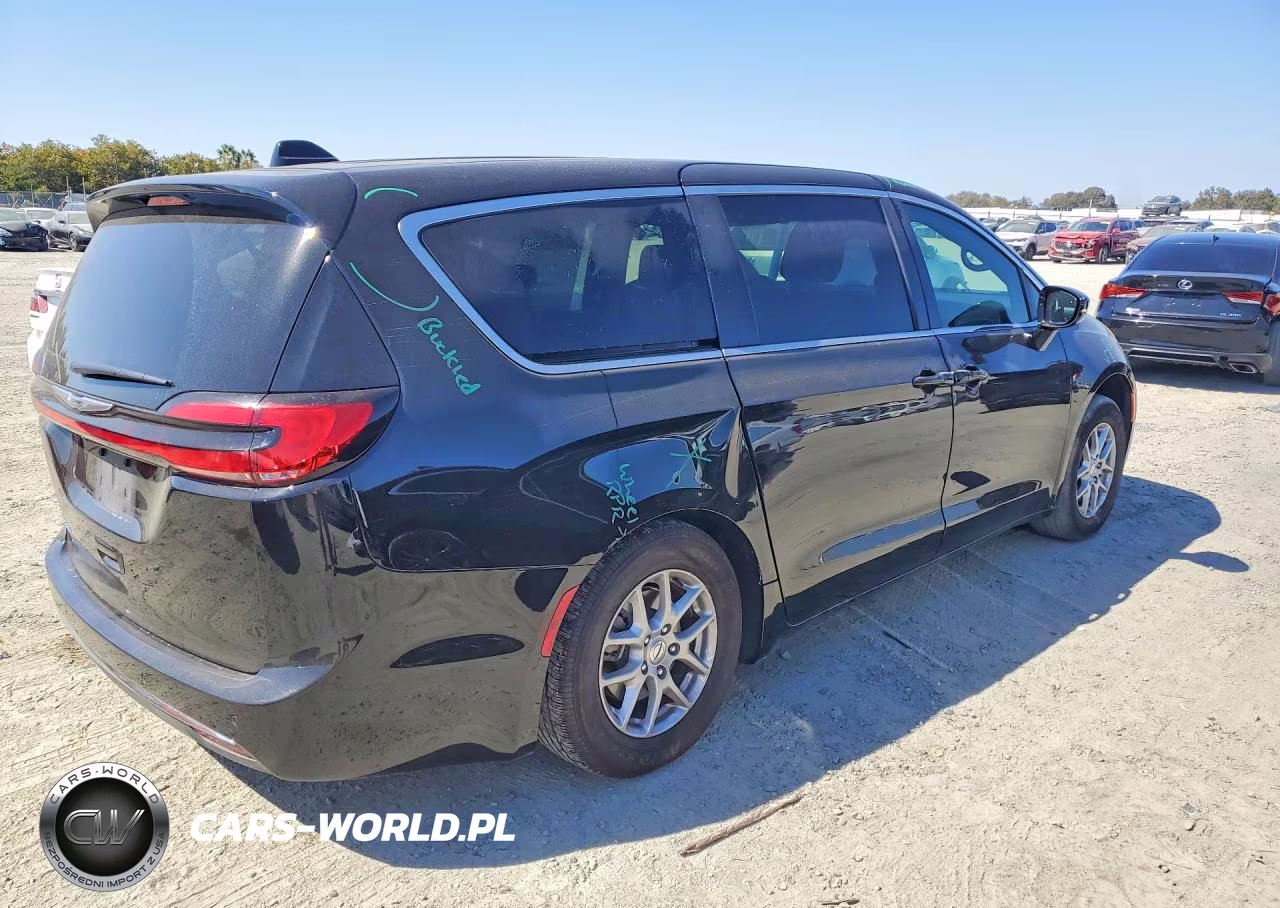 2025 Chrysler Pacifica Select VIN:2C4RC1BG4SR545027 - 3