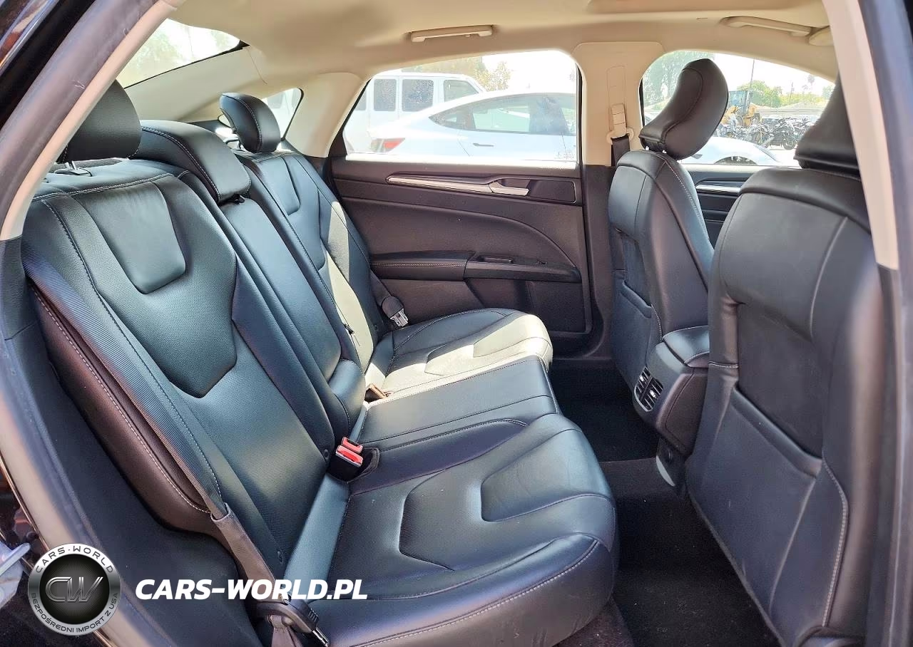 2019 Ford Fusion Titanium VIN:3FA6P0SU1KR174030 - 10