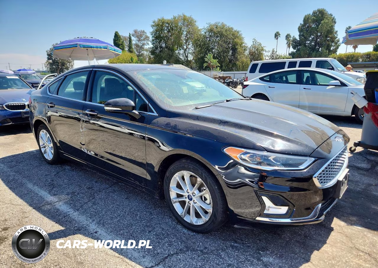 2019 Ford Fusion Titanium VIN:3FA6P0SU1KR174030 - 4