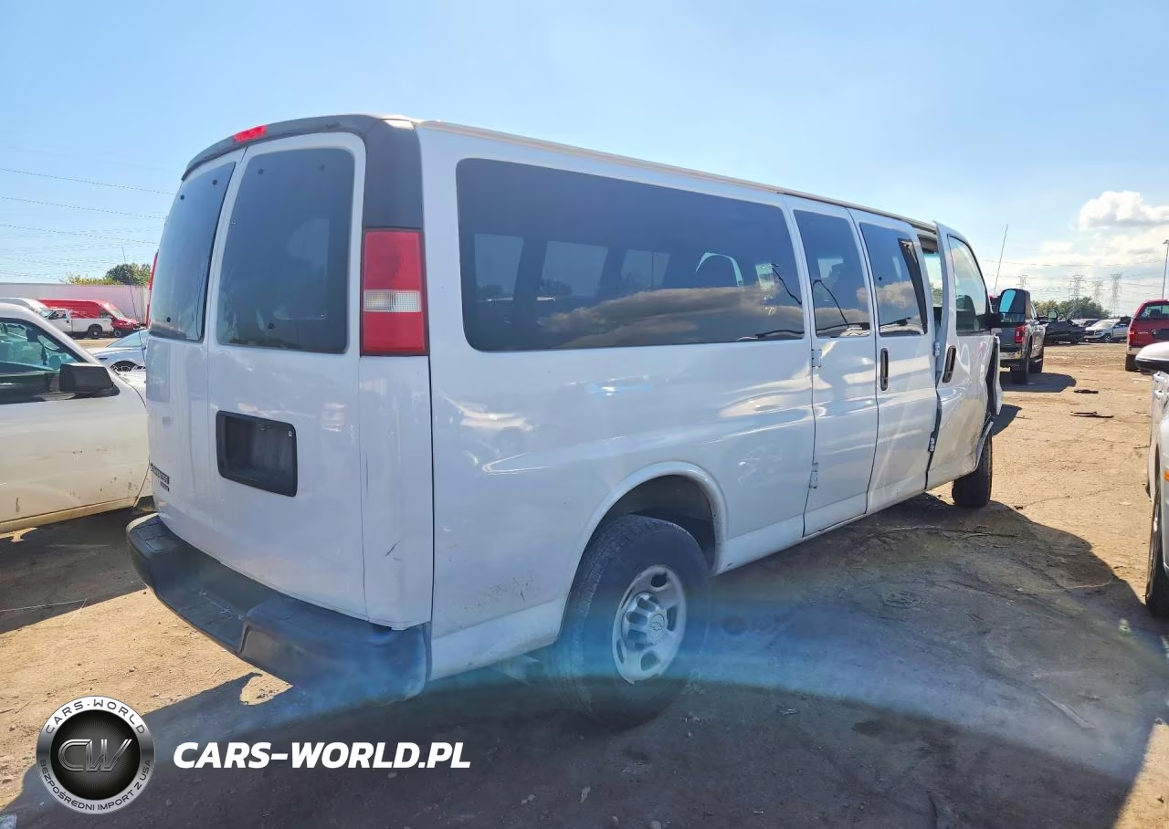 2014 Chevrolet Express Delivery Van VIN:1GBWGJCA4E1135956 - 3
