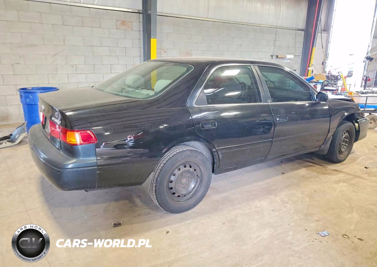 2000 Toyota Camry Le VIN:4T1BG22K8YU730303 - 3