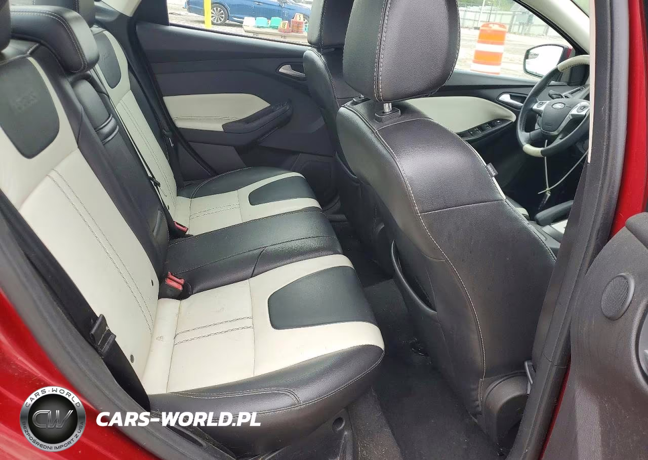 2014 Ford Focus Titanium VIN:1FADP3J28EL407297 - 10