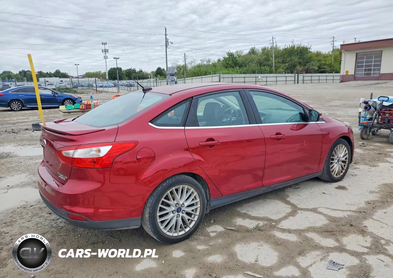 2014 Ford Focus Titanium VIN:1FADP3J28EL407297 - 3