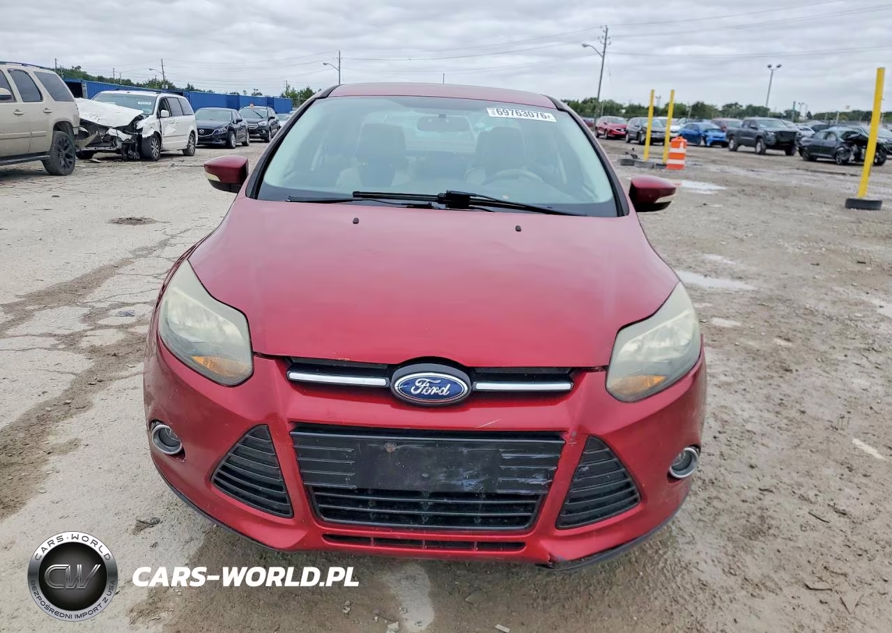 2014 Ford Focus Titanium VIN:1FADP3J28EL407297 - 5