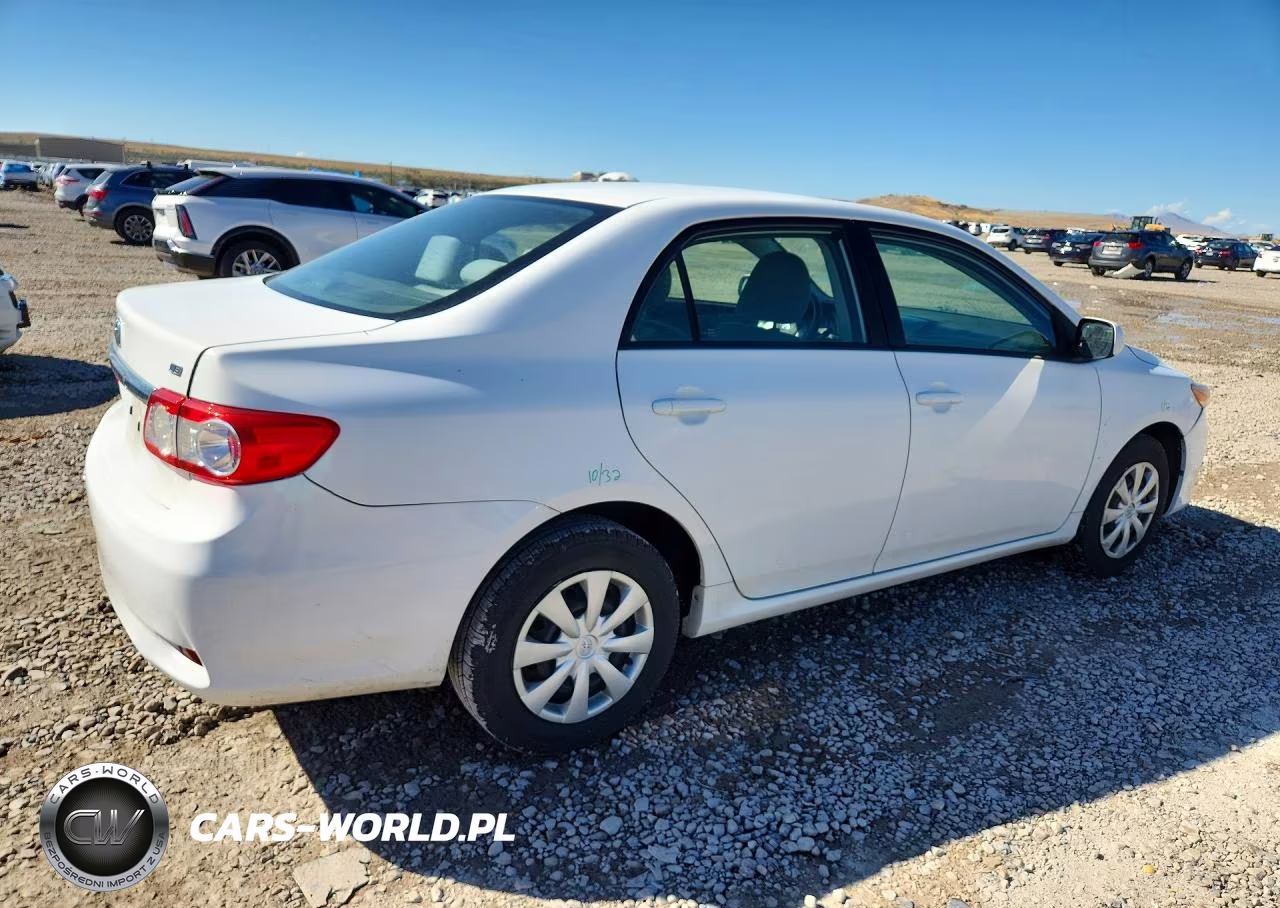 2011 Toyota Corolla Le VIN:2T1BU4EE4BC633022 - 3