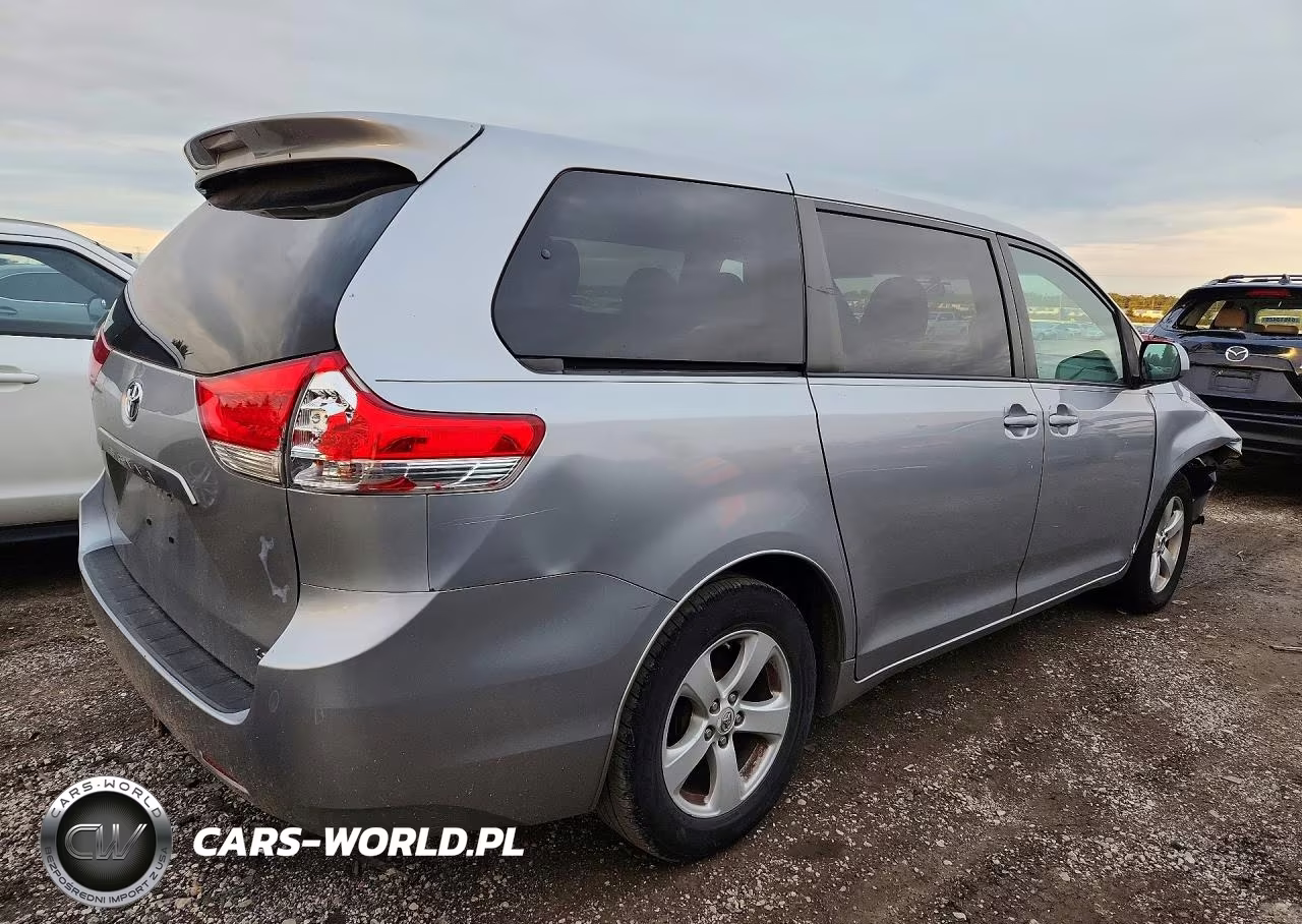 2012 Toyota Sienna Le 8-Passenger VIN:5TDKA3DC6CS015745 - 3