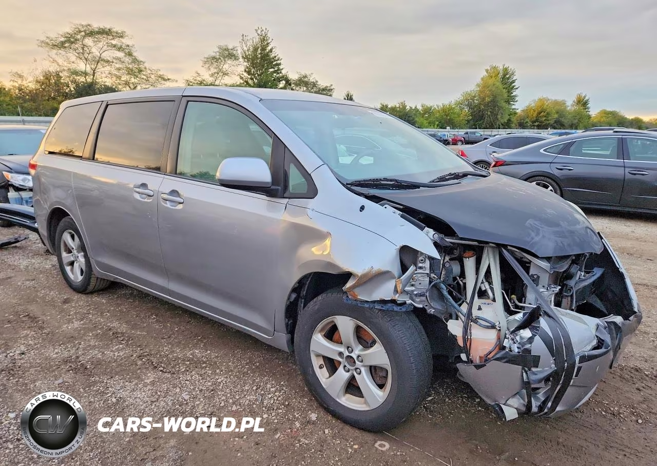 2012 Toyota Sienna Le 8-Passenger VIN:5TDKA3DC6CS015745 - 4