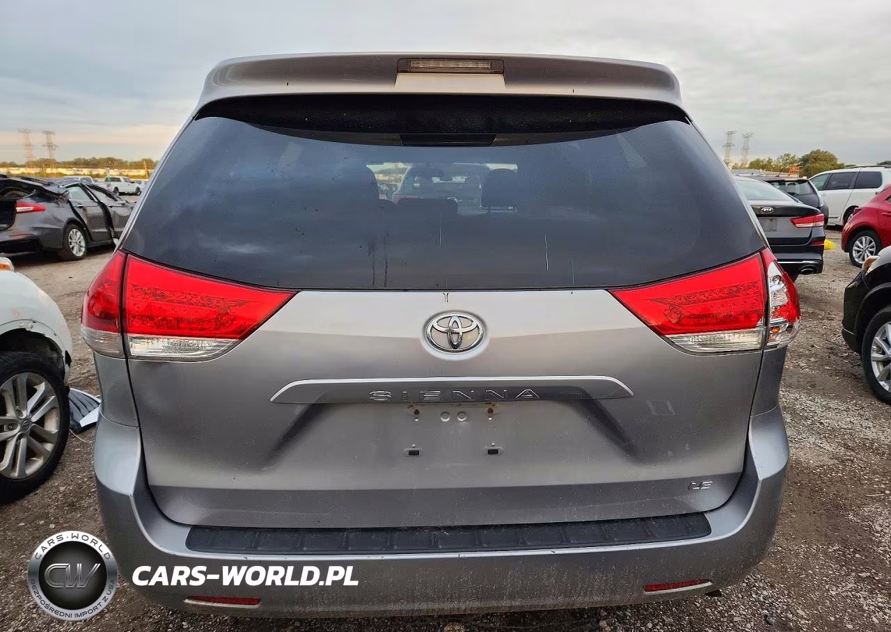 2012 Toyota Sienna Le 8-Passenger VIN:5TDKA3DC6CS015745 - 6