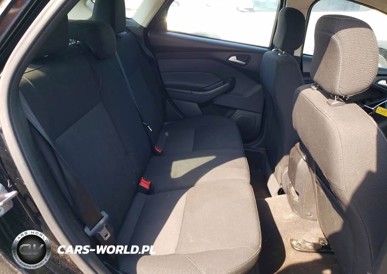 2018 Ford Focus Se VIN:1FADP3K27JL294967 - 11