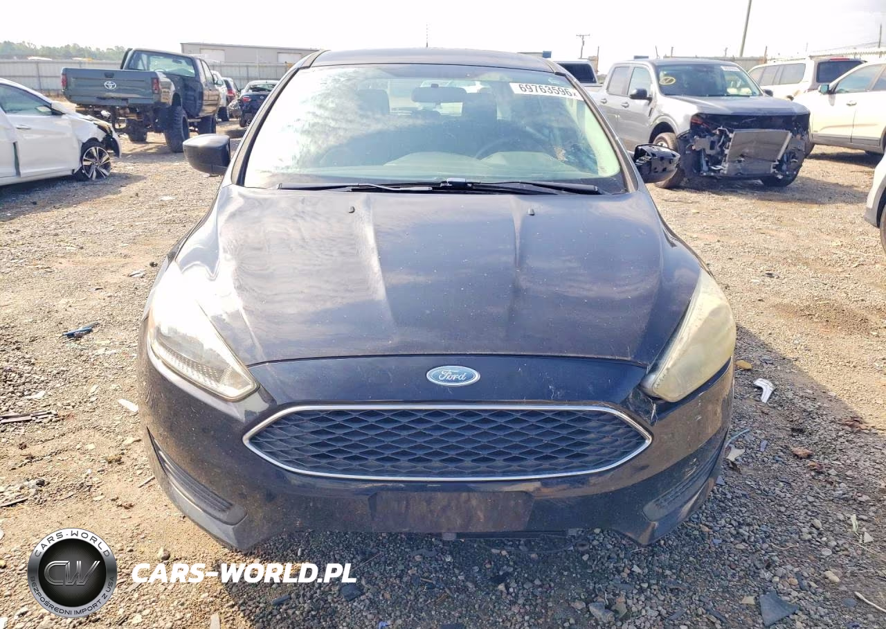 2018 Ford Focus Se VIN:1FADP3K27JL294967 - 5