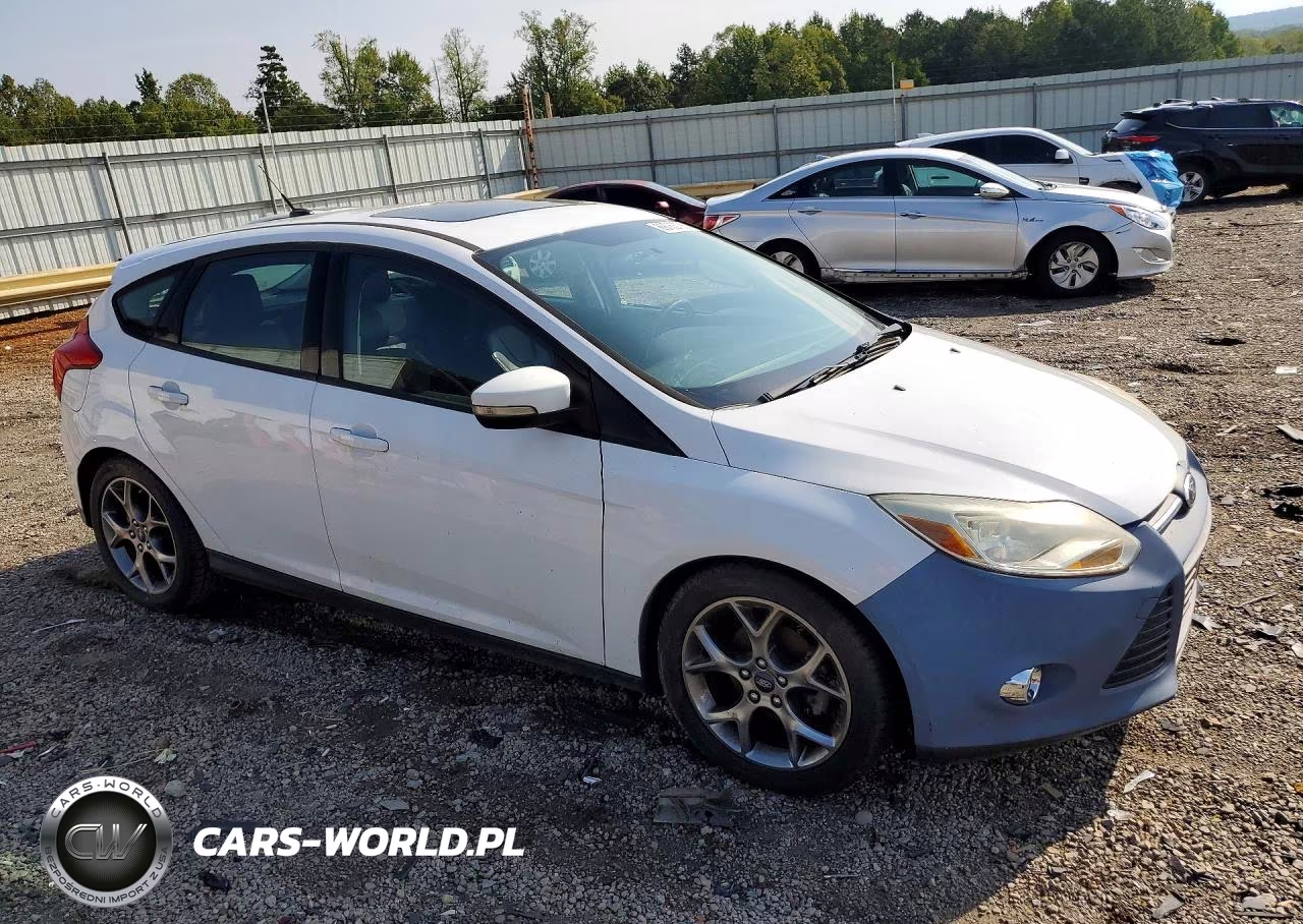 2014 Ford Focus Se VIN:1FADP3K27EL204593 - 4