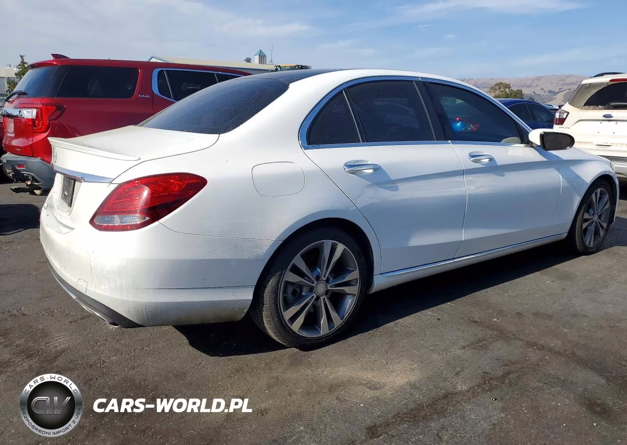 2016 Mercedes-Benz C 300 VIN:55SWF4JB8GU114967 - 3
