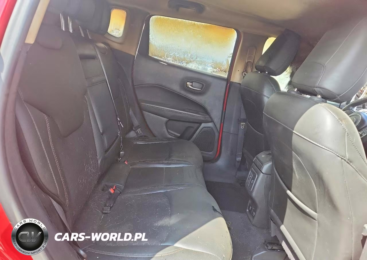 2018 Jeep Compass Latitude VIN:3C4NJDBB0JT254658 - 10