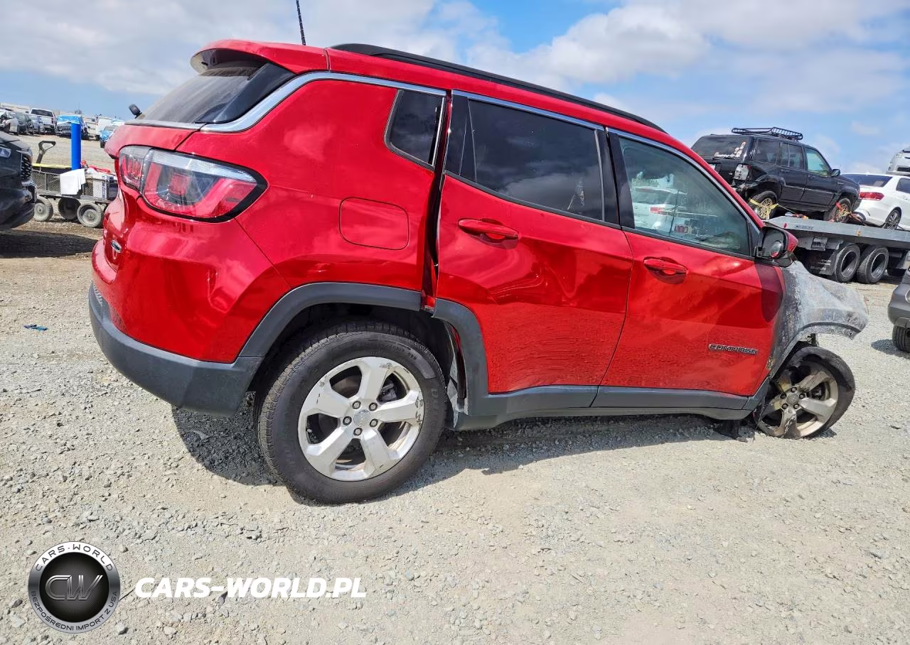 2018 Jeep Compass Latitude VIN:3C4NJDBB0JT254658 - 3