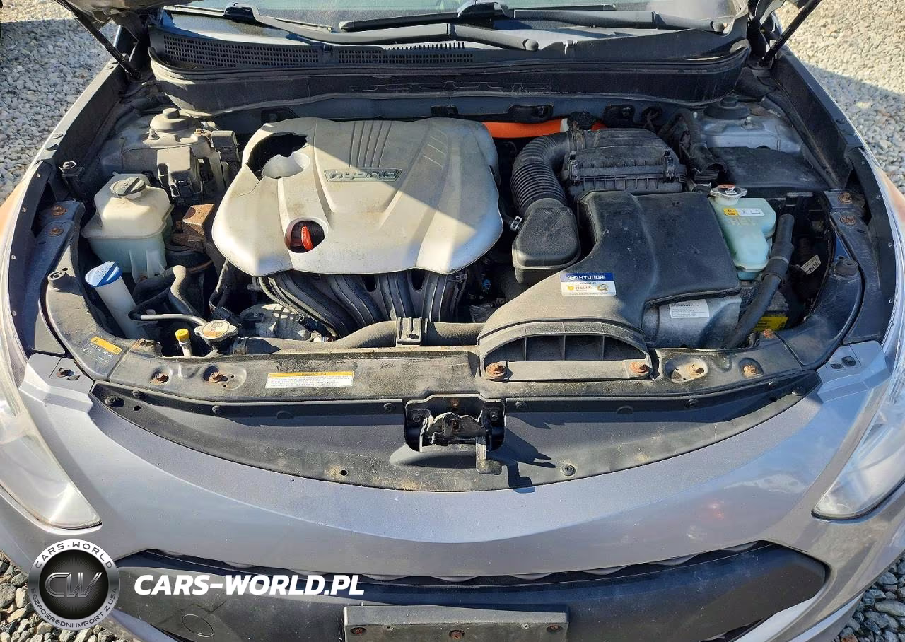 2015 Hyundai Sonata Hybrid Base VIN:KMHEC4A45FA137794 - 11