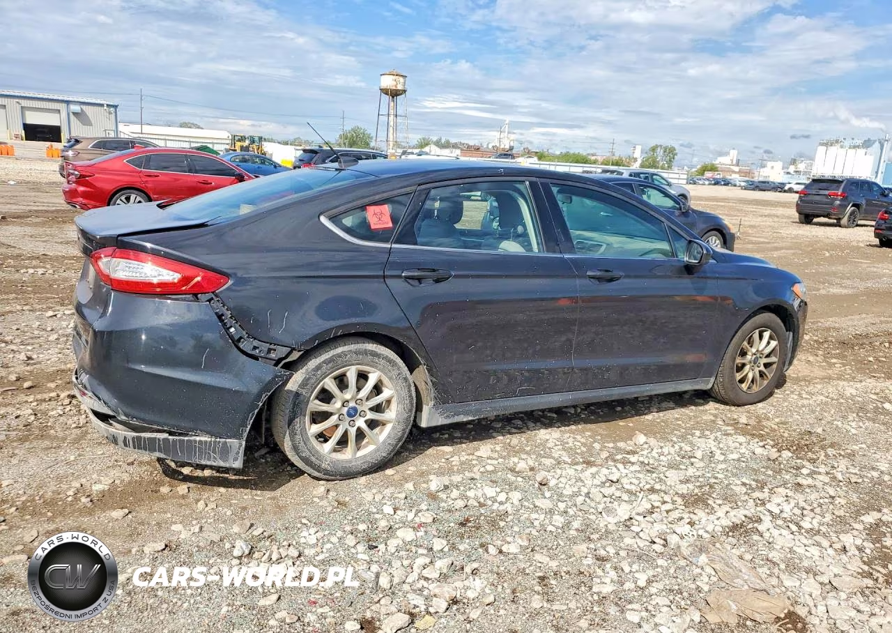 2015 Ford Fusion S VIN:1FA6P0G76F5110299 - 3