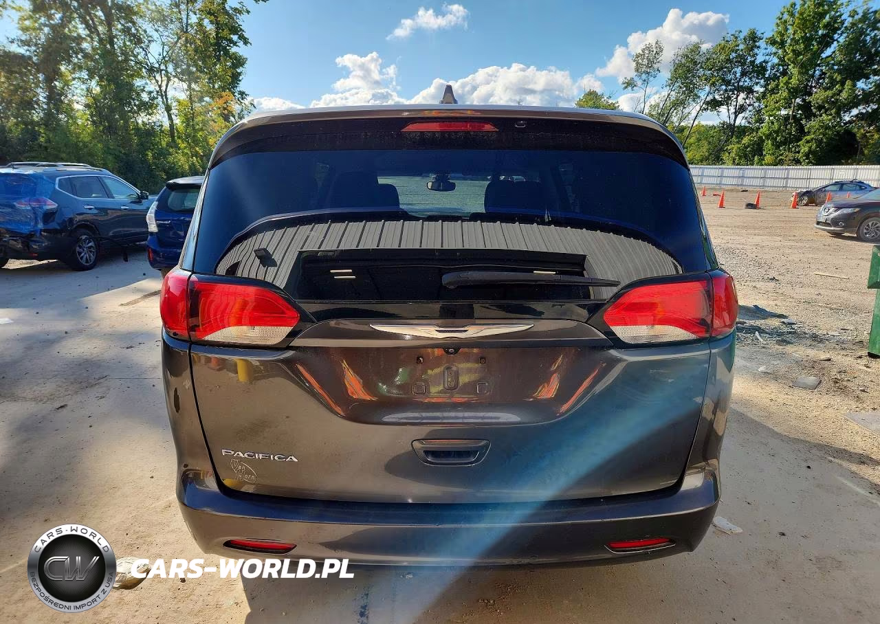 2017 Chrysler Pacifica Touring VIN:2C4RC1DG0HR508417 - 6