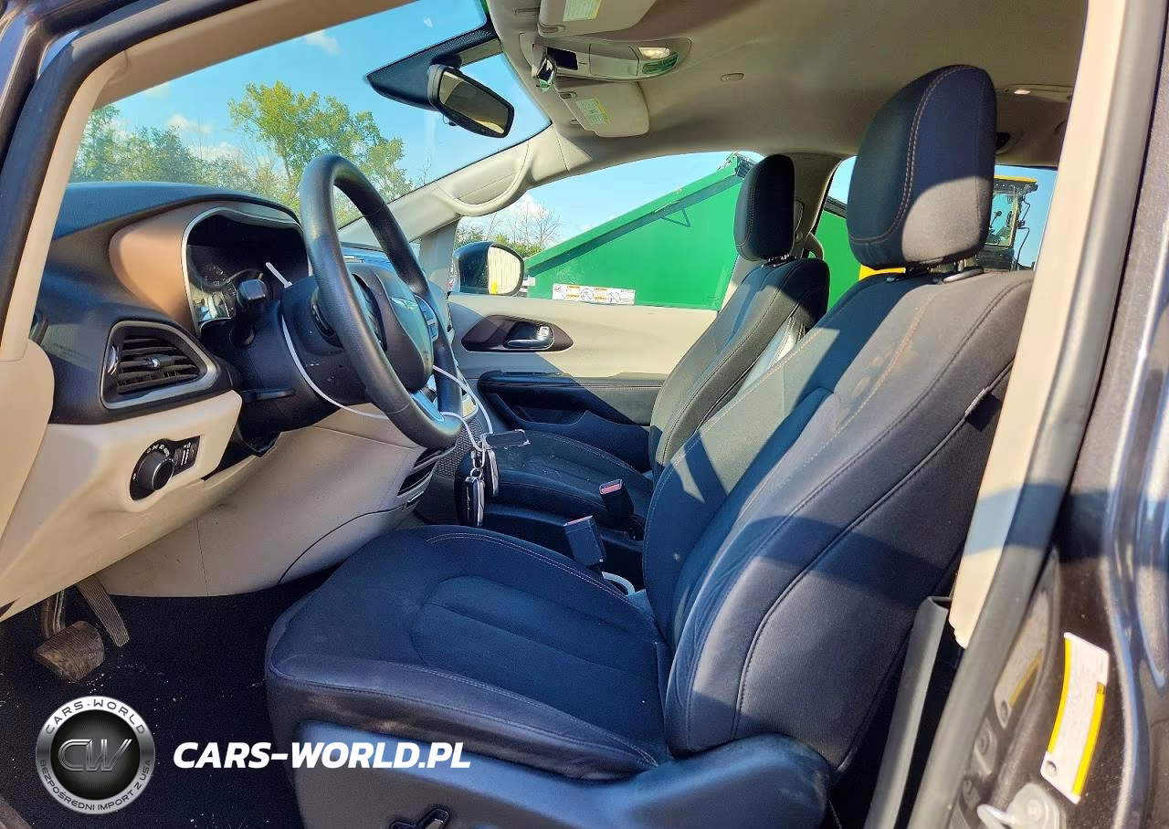 2017 Chrysler Pacifica Touring VIN:2C4RC1DG0HR508417 - 7
