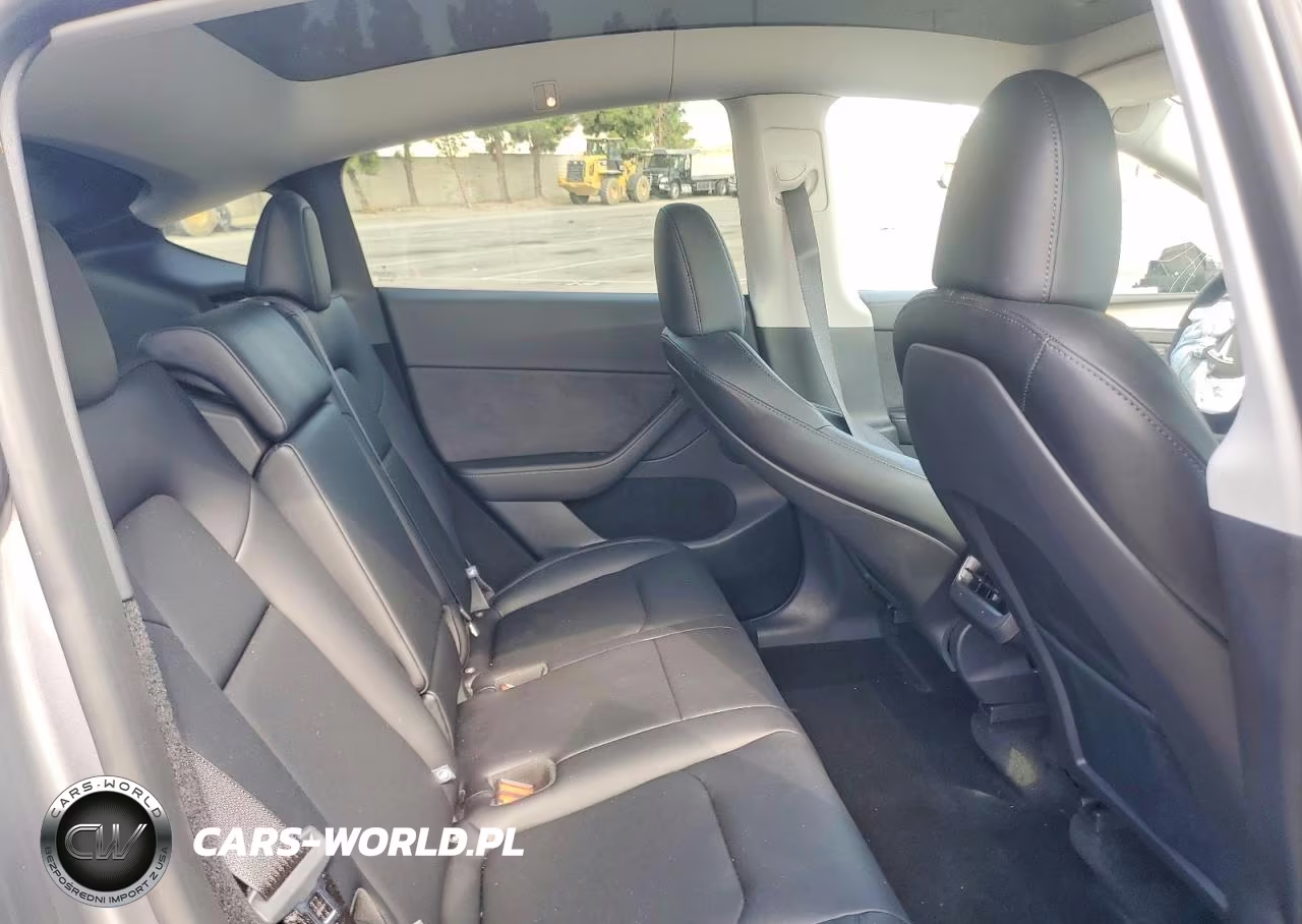 2025 Tesla Model Y VIN:7SAYGDEDXSF315929 - 10
