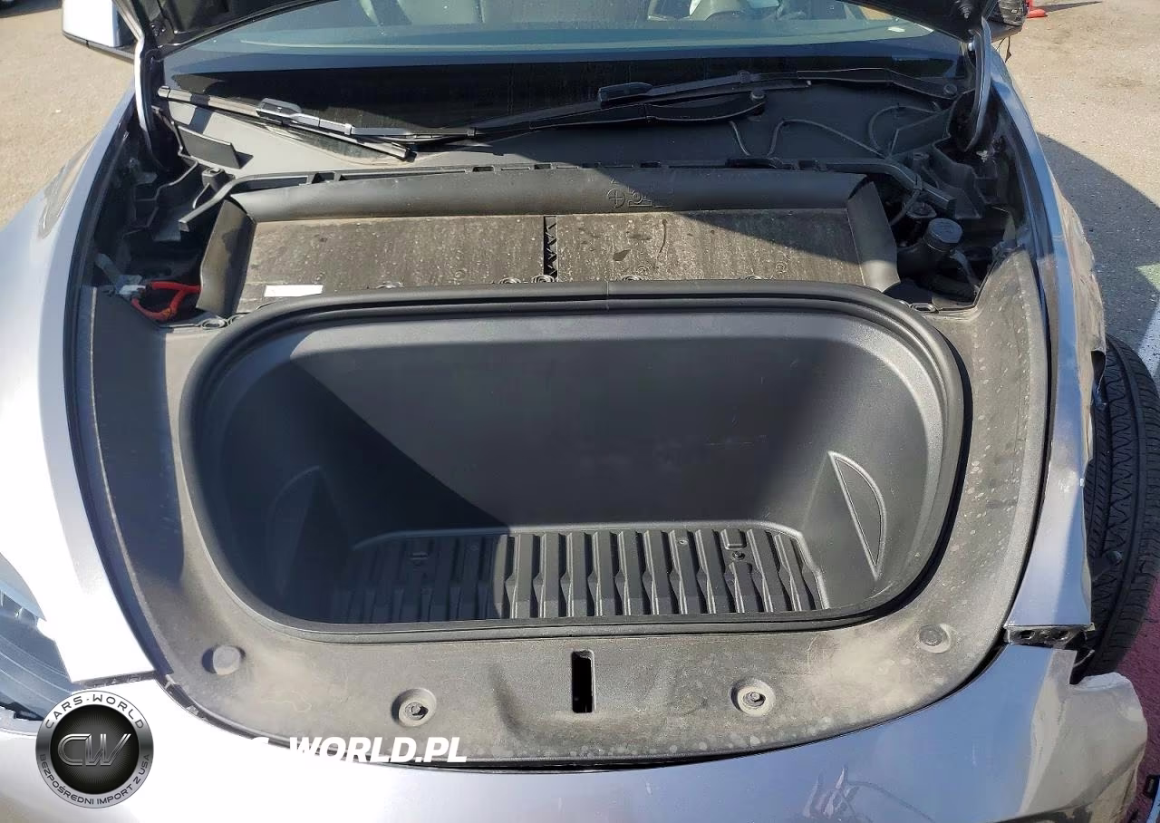 2025 Tesla Model Y VIN:7SAYGDEDXSF315929 - 11