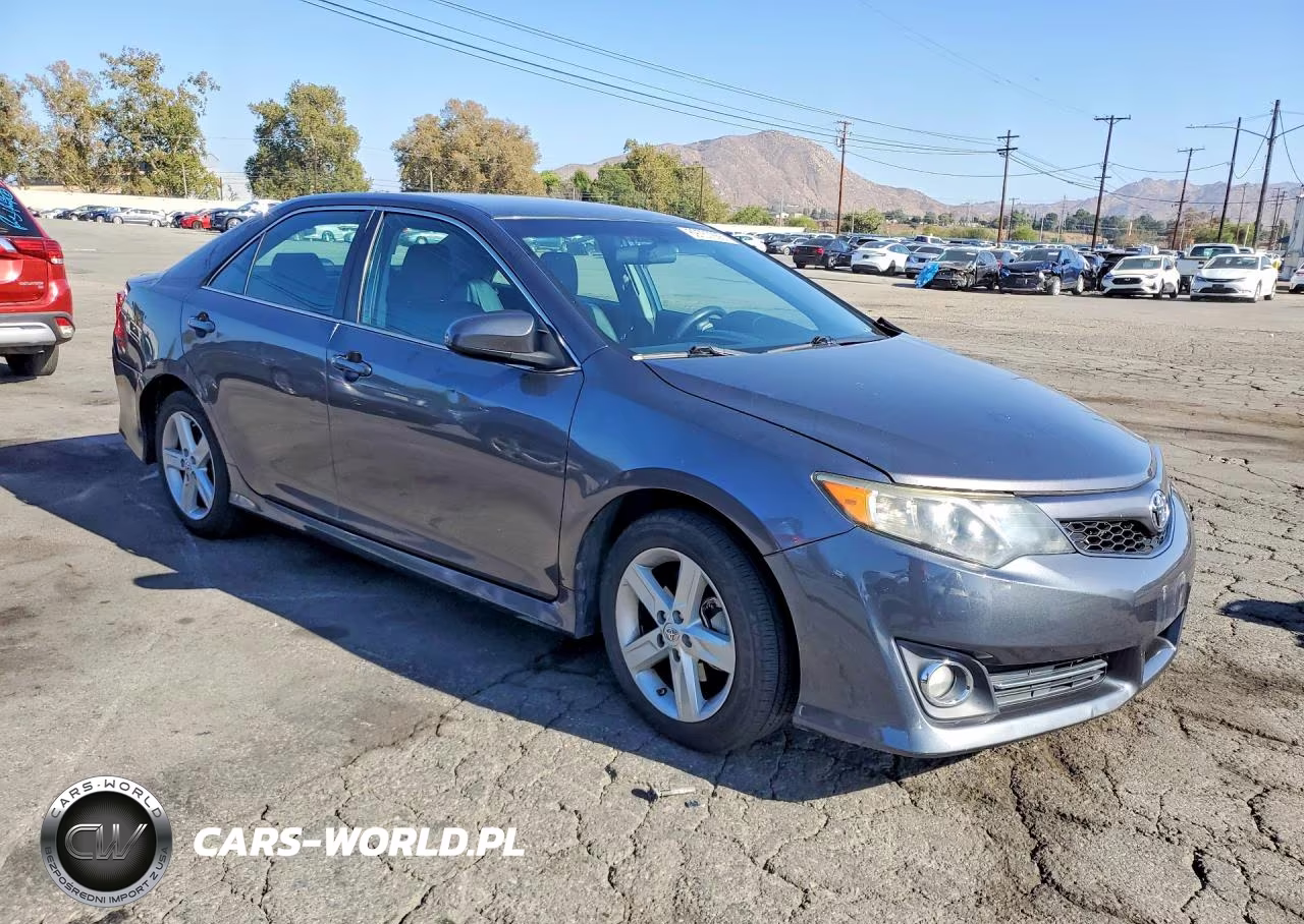2013 Toyota Camry Se VIN:4T1BF1FK7DU256572 - 4