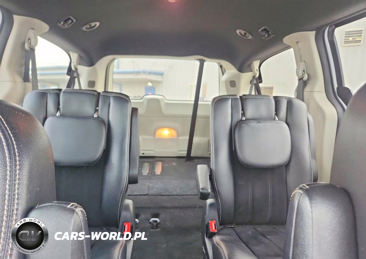 2018 Dodge Grand Caravan Sxt VIN:2C4RDGCG0JR325171 - 10