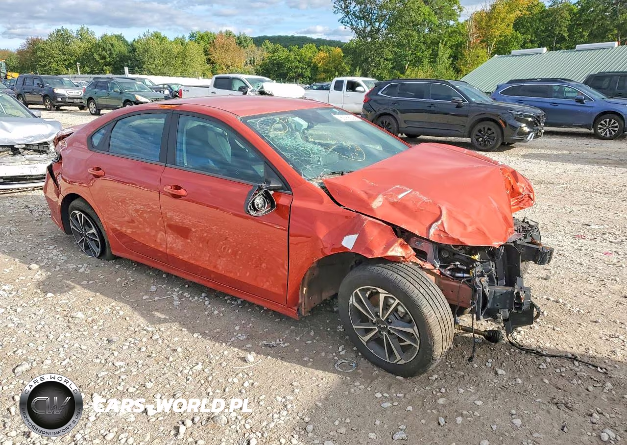 2024 Kia Forte Lx VIN:3KPF24AD4RE727238 - 4