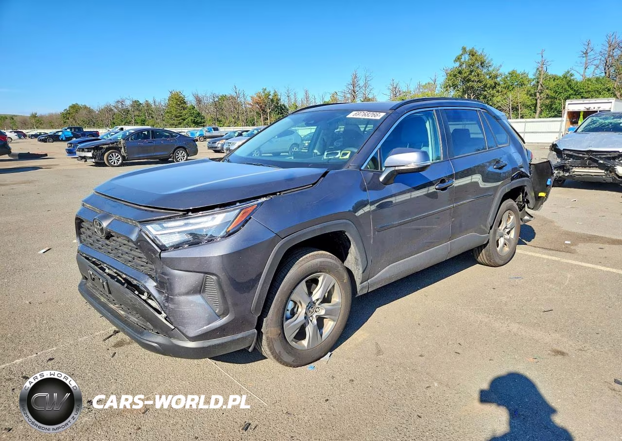 2025 Toyota Rav4 Xle – zdjęcie 1 z 13