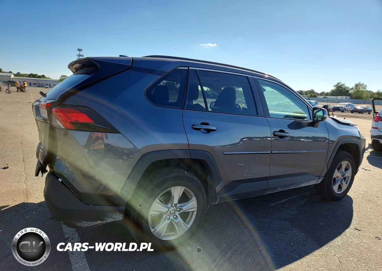 2025 Toyota Rav4 Xle VIN:2T3P1RFV2SW635173 - 3