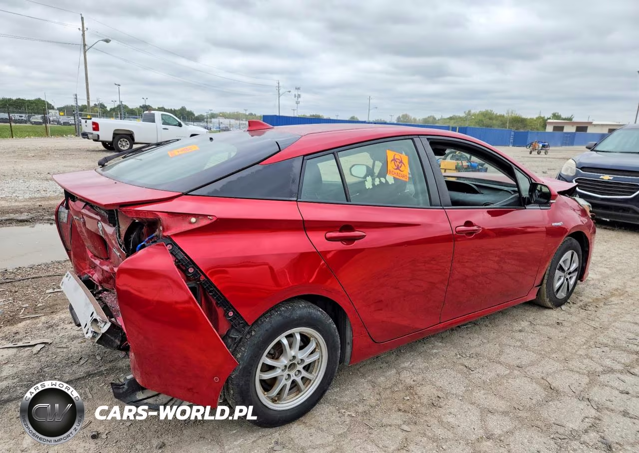 2018 Toyota Prius Three VIN:JTDKARFU4J3551553 - 3