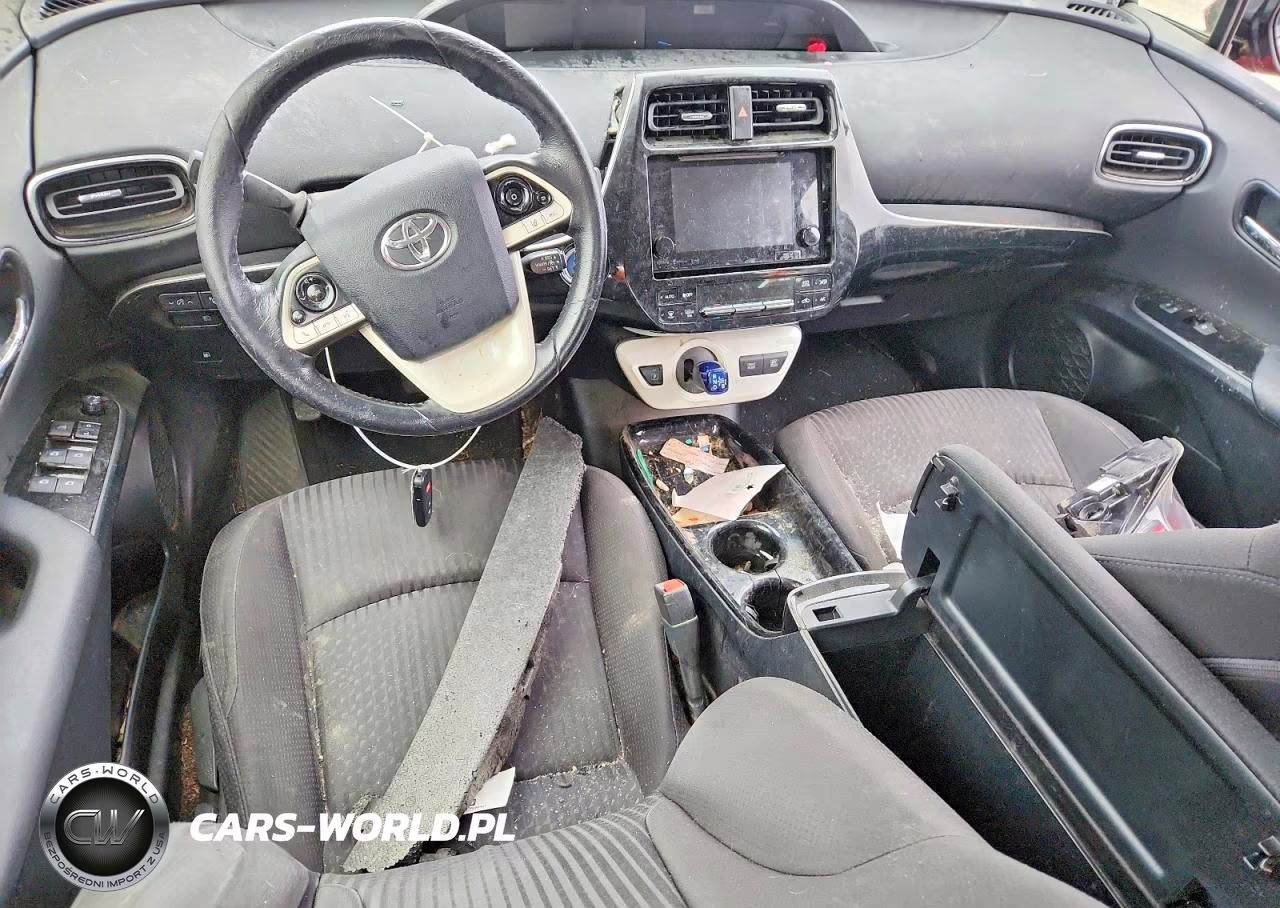 2018 Toyota Prius Three VIN:JTDKARFU4J3551553 - 8
