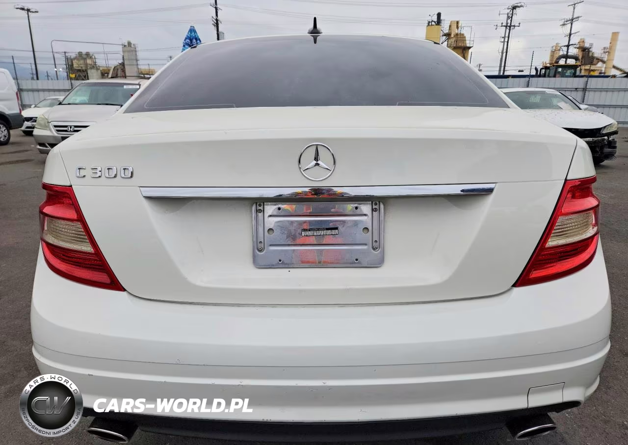 2011 Mercedes-Benz C 300 VIN:WDDGF5EB5BR182030 - 6