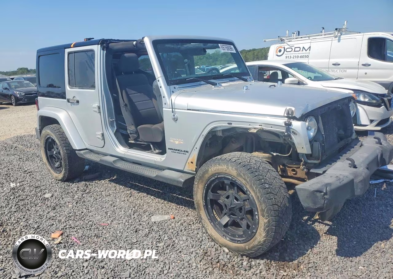 2012 Jeep Wrangler Unlimited Sahara VIN:1C4BJWEG0CL141264 - 4