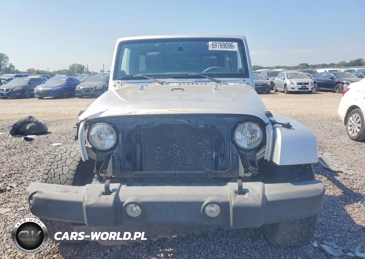 2012 Jeep Wrangler Unlimited Sahara VIN:1C4BJWEG0CL141264 - 5