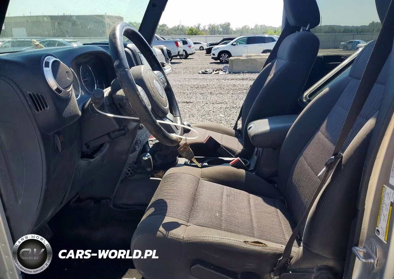 2012 Jeep Wrangler Unlimited Sahara VIN:1C4BJWEG0CL141264 - 7