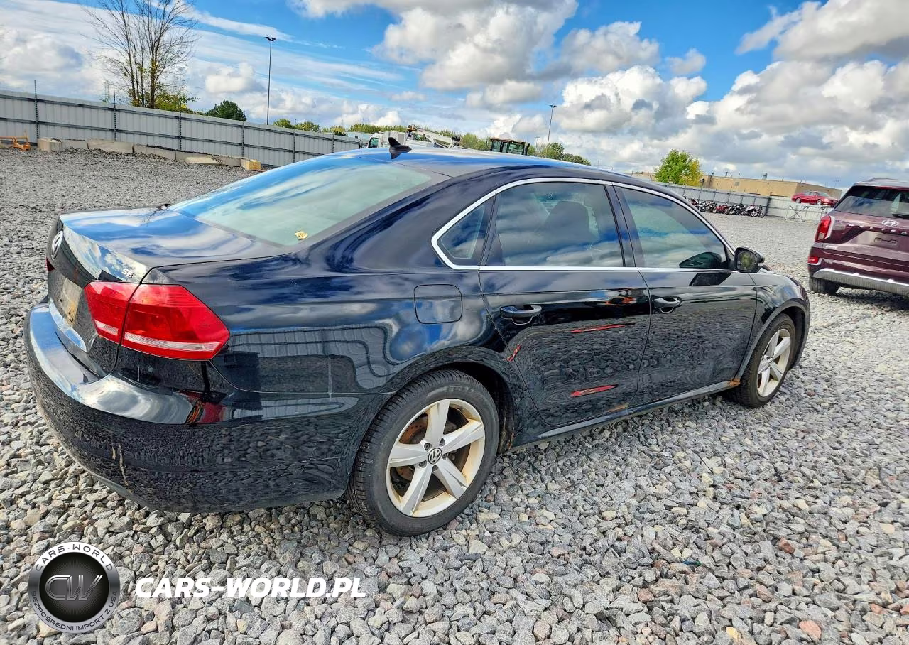 2013 Volkswagen Passat Se VIN:1VWBH7A31DC006877 - 3