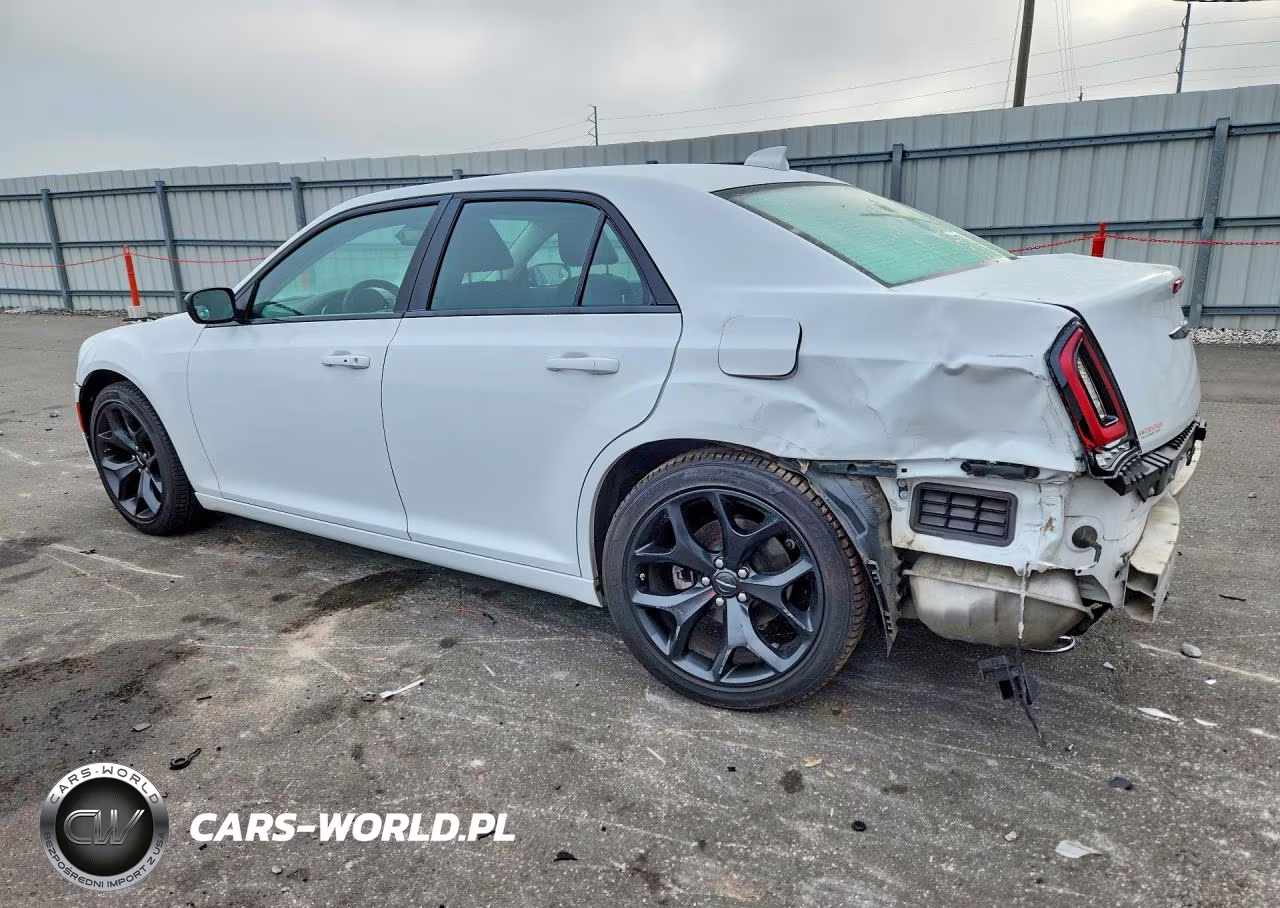 2022 Chrysler 300 Touring VIN:2C3CCAAG2NH134196 - 2