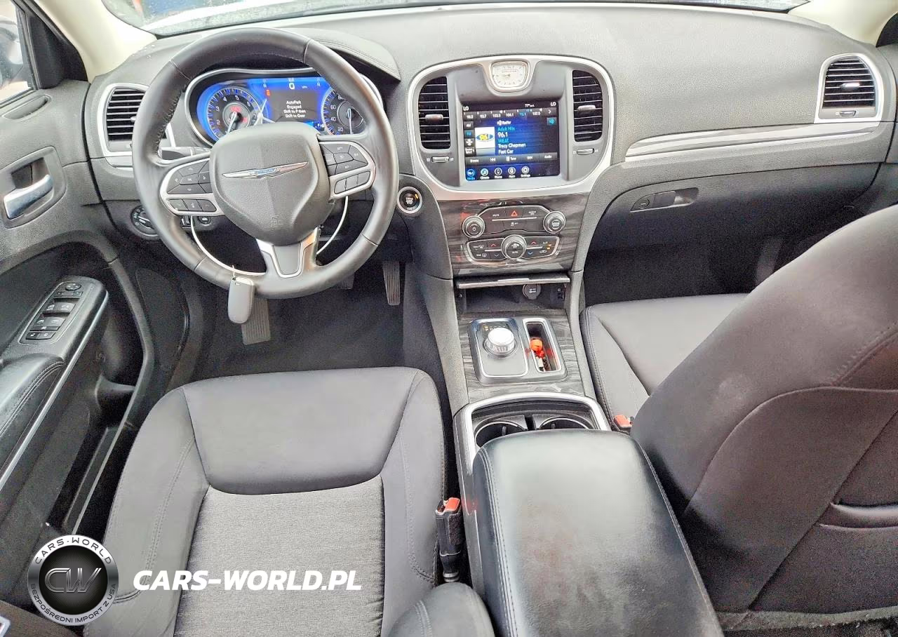 2022 Chrysler 300 Touring VIN:2C3CCAAG2NH134196 - 8