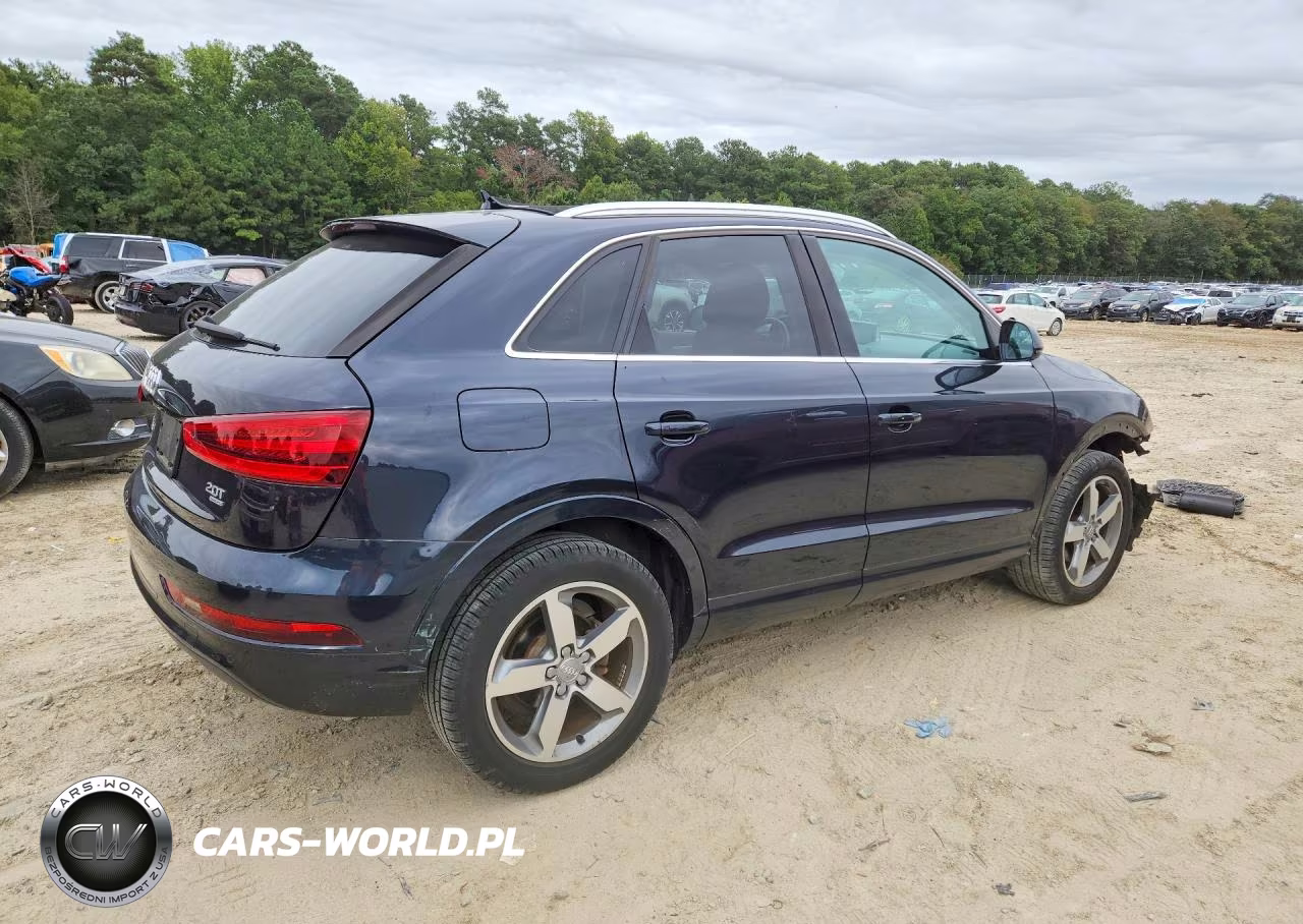 2015 Audi Q3 Prestige VIN:WA1GFCFSXFR004742 - 3